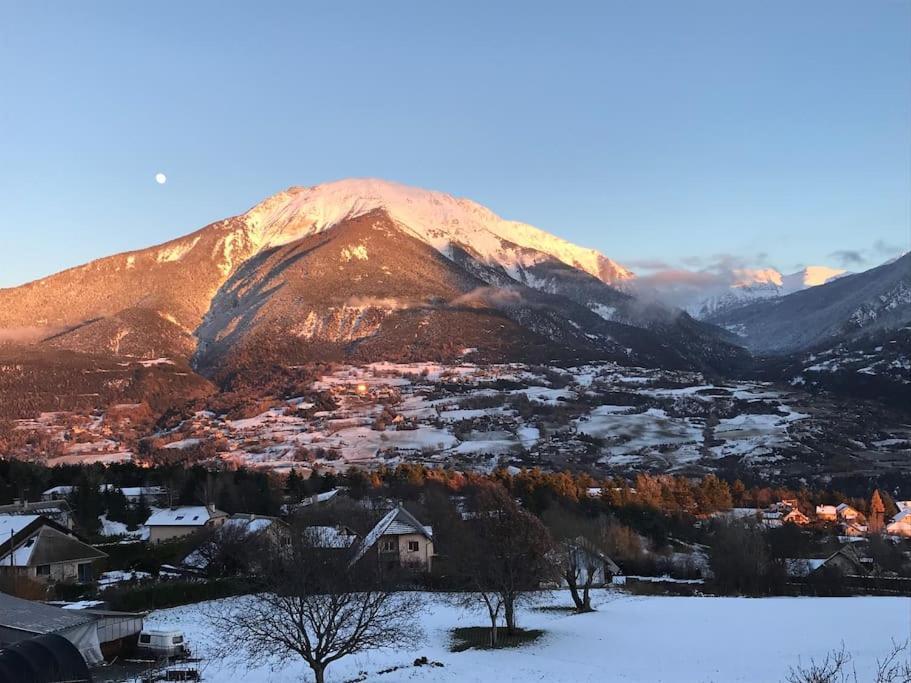Gite Confort 15 Couchages, Vue Panoramique Montagne Hautes Alpes, Terrasses Embrun Zewnętrze zdjęcie